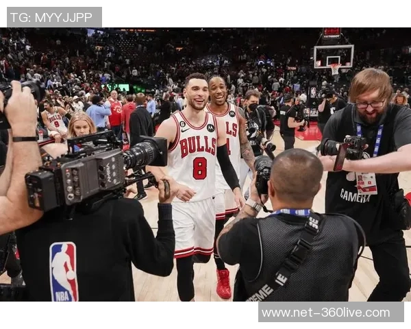 公牛与猛龙激战正酣黑白直播带你领略精彩瞬间